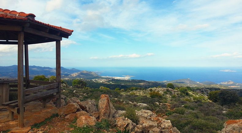 Fahrt über die Berge in der Nähe von Myrtos