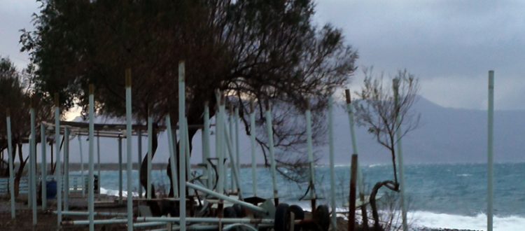 Unwetterschäden am Strand von Maleme