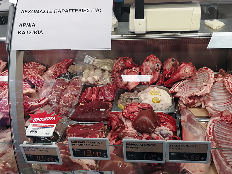 Fleischtheke im Synka-Supermarkt Maleme