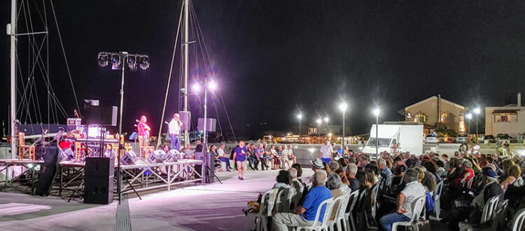 Mikis Theodorakis-Konzert im Hafen von Kolymbari