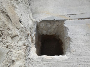 Loch im Beton für den Pfeiler
