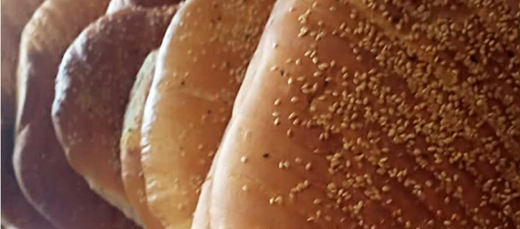 Lagana Fladenbrot zur griechischen Fastenzeit