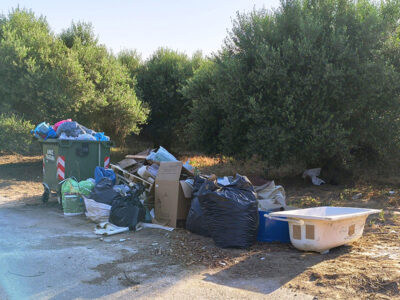 Voller Müllplatz in der Gemeinde Platanias