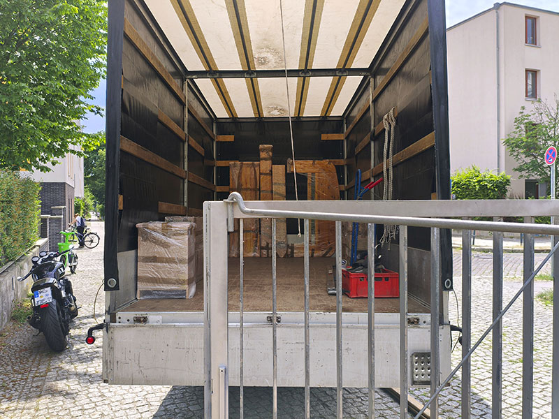 Transportgut wird verladen.