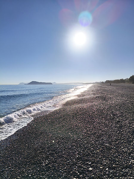 Am Strand von Pirgos Psilonerou